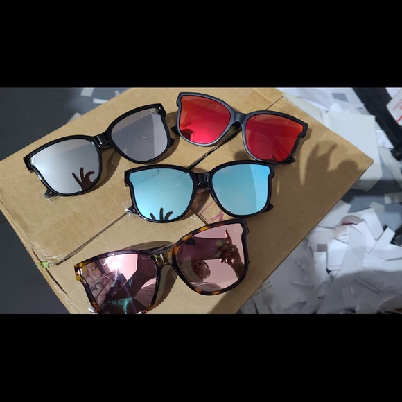 Style trends Just arrived cat mirrors boutiqu - Picture 2 of 2